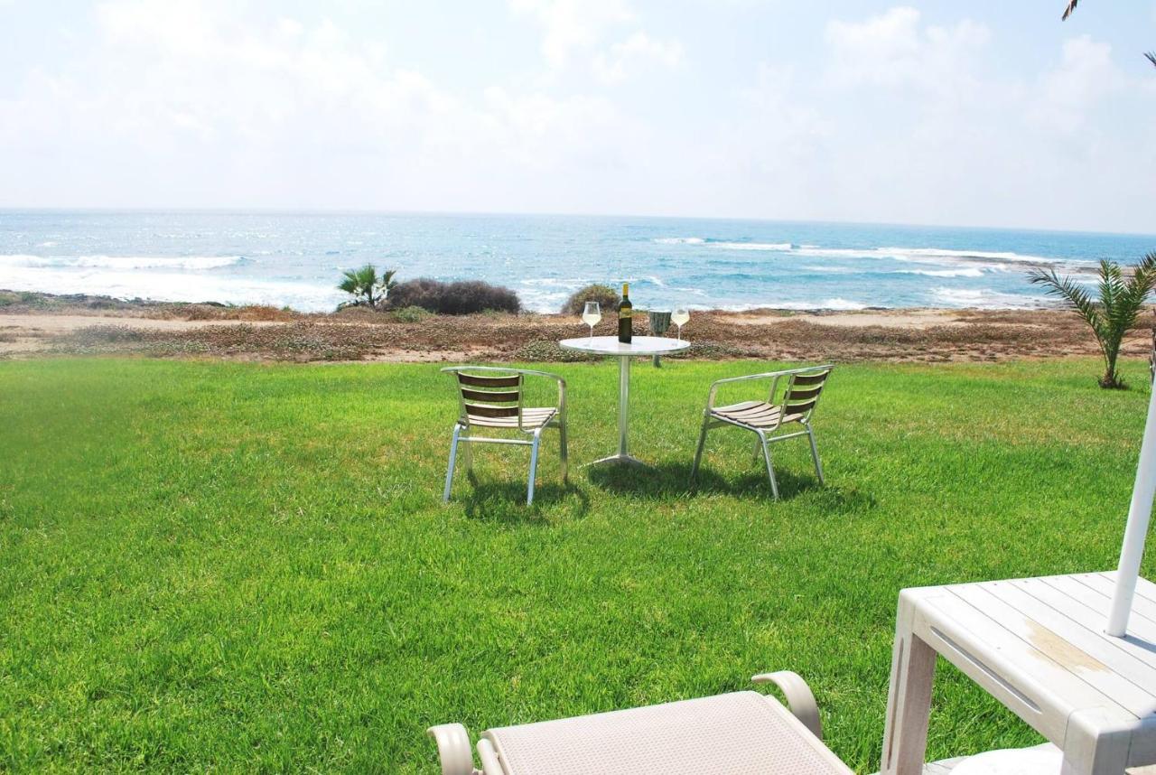 Sea Front Villa, Heated Private Pool, Amazing Location Paphos 323 كيسونيجرا المظهر الخارجي الصورة