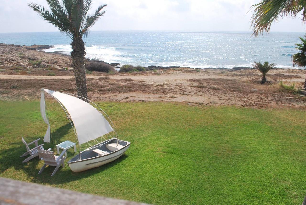 Sea Front Villa, Heated Private Pool, Amazing Location Paphos 323 كيسونيجرا المظهر الخارجي الصورة